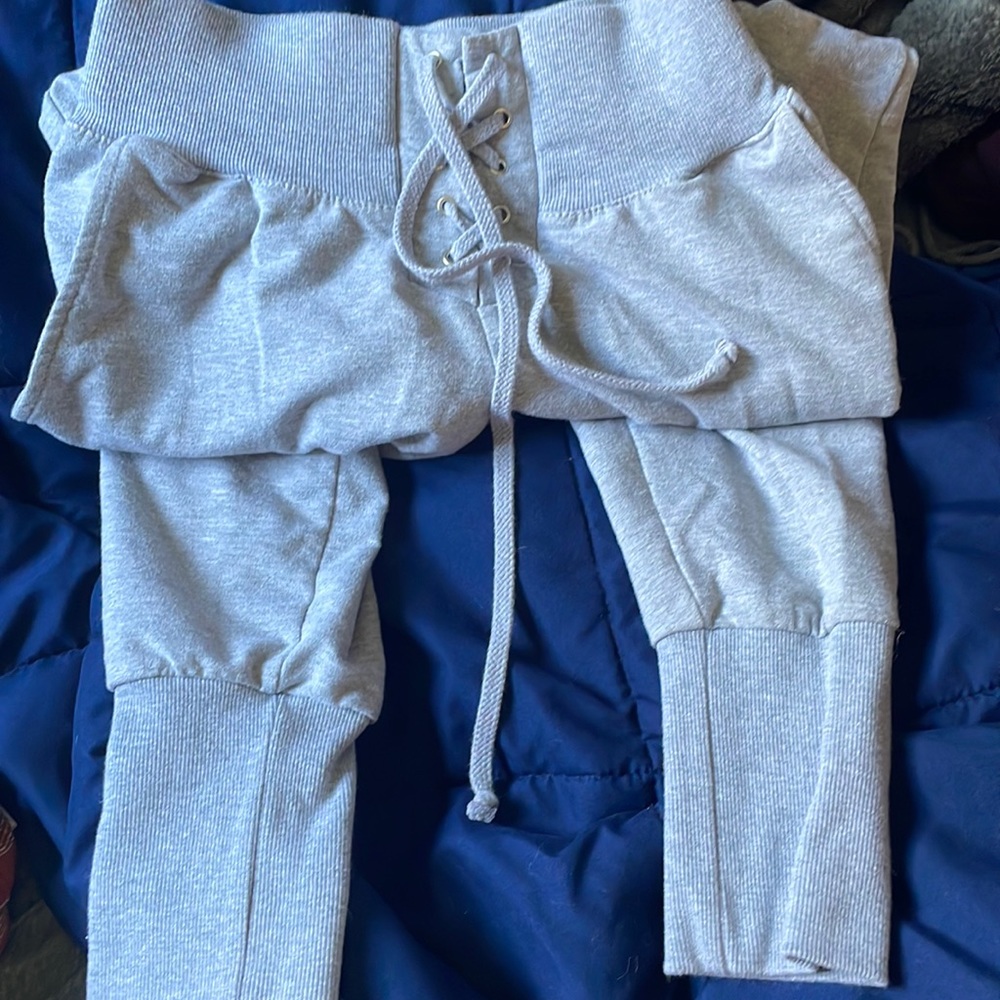 grey sweatpants
